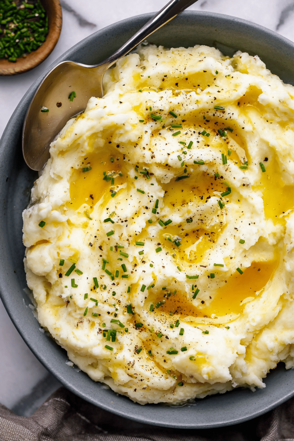 ROASTED GARLIC MASHED POTATOES