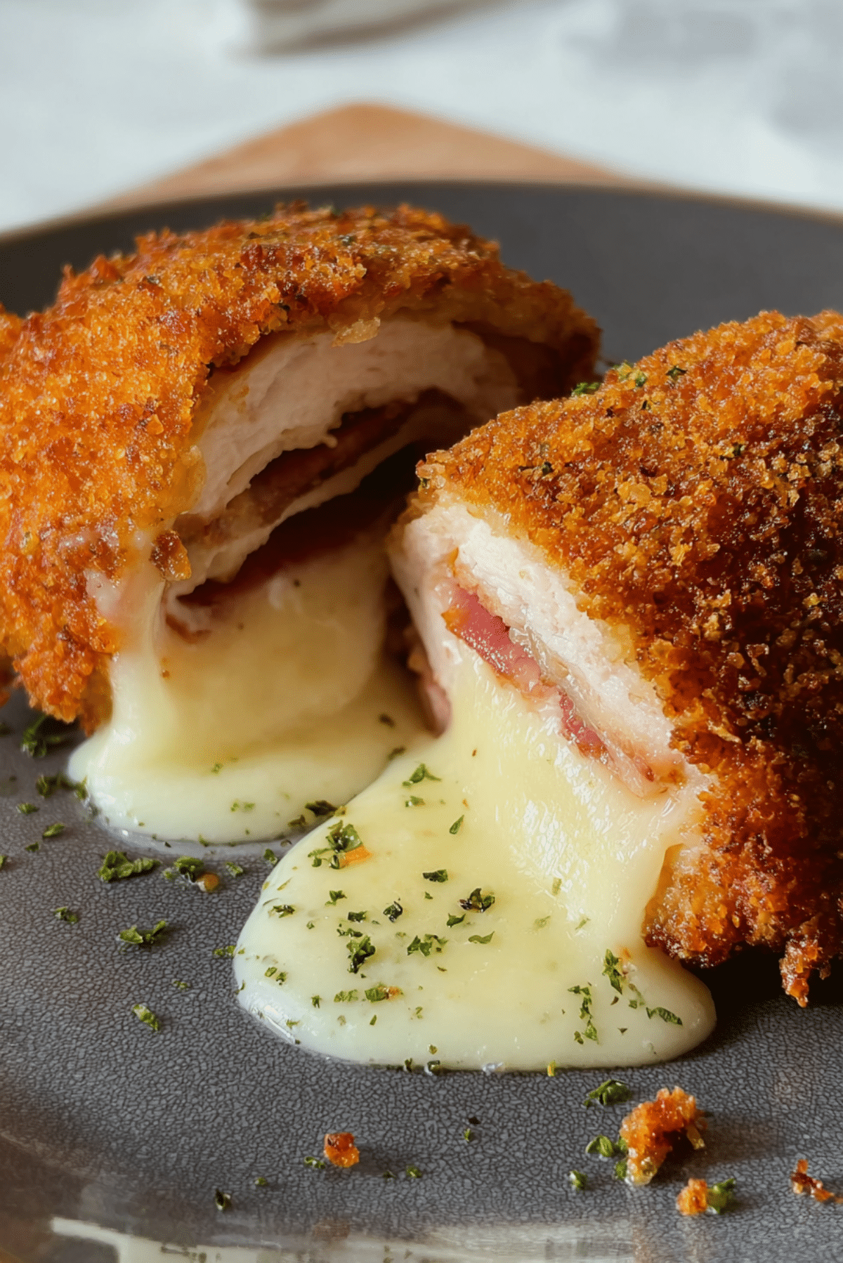 Crispy And Juicy Chicken Cordon Bleu