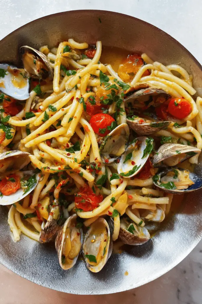 Pasta Alle Vongole (pasta with Clams)